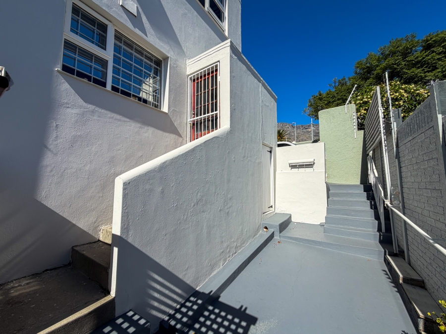 3 Bedroom Property for Sale in Vredehoek Western Cape